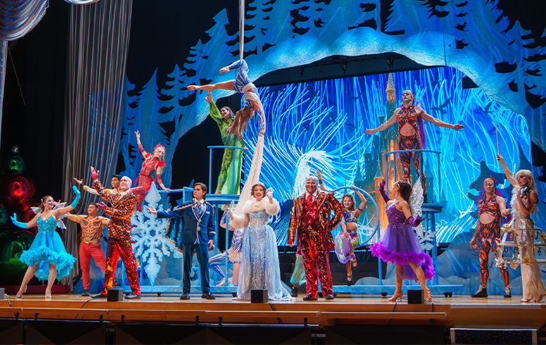 Cirque Musica Holiday Wonderland playing live